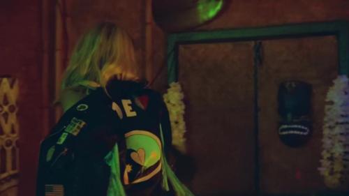 Katy-Perry-Harleys-in-Hawaii-026