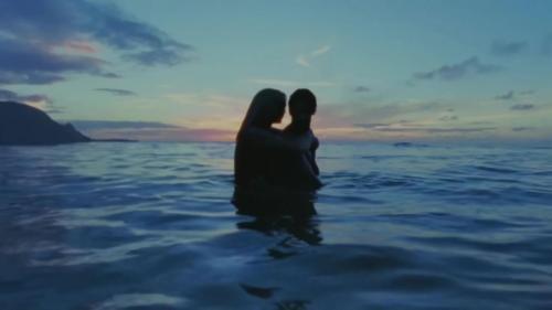 Katy-Perry-Harleys-in-Hawaii-051