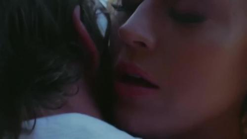 Katy-Perry-Harleys-in-Hawaii-054