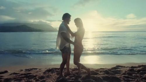 Katy-Perry-Harleys-in-Hawaii-058