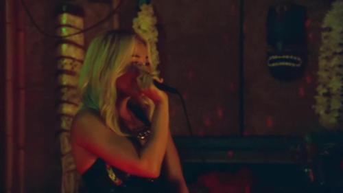 Katy-Perry-Harleys-in-Hawaii-060