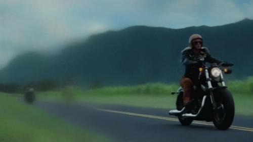 Katy-Perry-Harleys-in-Hawaii-064