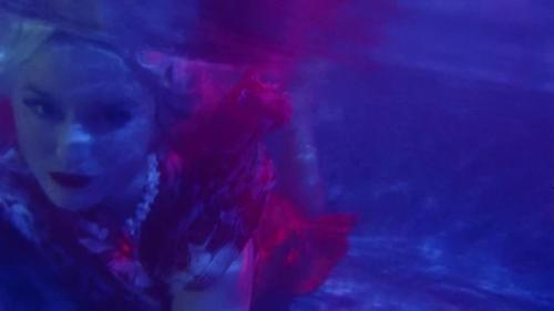 Katy-Perry-Harleys-in-Hawaii-079