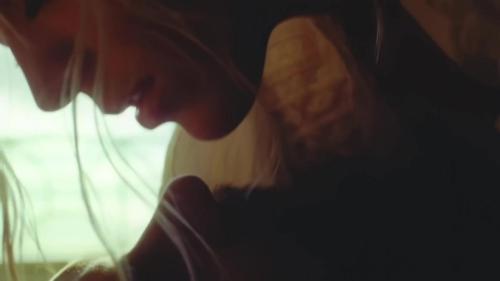 Katy-Perry-Harleys-in-Hawaii-096