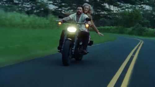 Katy-Perry-Harleys-in-Hawaii-101