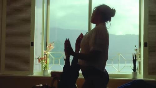 Katy-Perry-Harleys-in-Hawaii-102