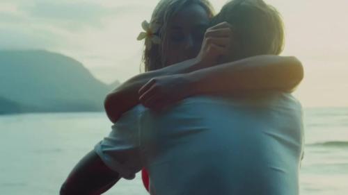 Katy-Perry-Harleys-in-Hawaii-103