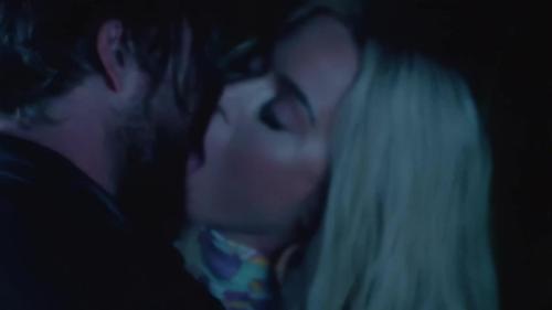 Katy-Perry-Harleys-in-Hawaii-109