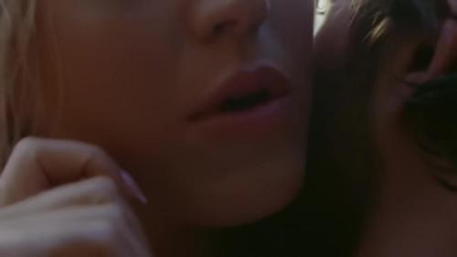 Katy-Perry-Harleys-in-Hawaii-110