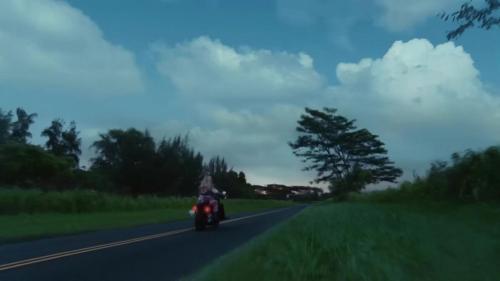 Katy-Perry-Harleys-in-Hawaii-120