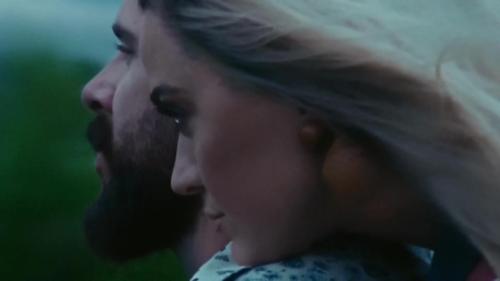 Katy-Perry-Harleys-in-Hawaii-123