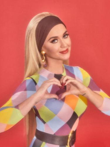 Katy-Perry-Harleys-in-Hawaii-004