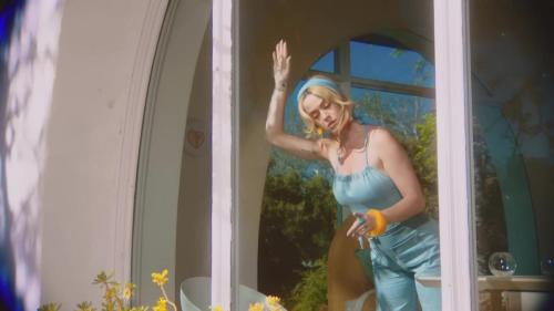 Katy-Perry-Never-Really-Over-021