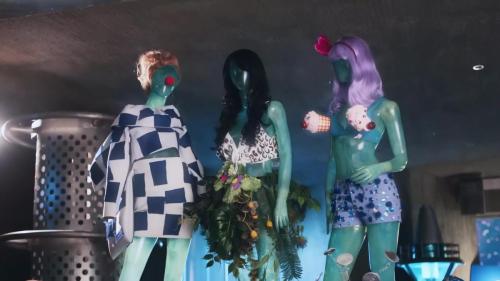 Katy-Perry-Not-The-End-of-the-World-049