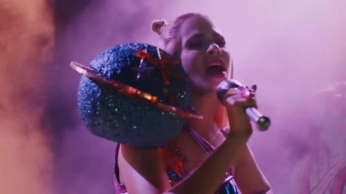 Katy-Perry-Not-The-End-of-the-World-068