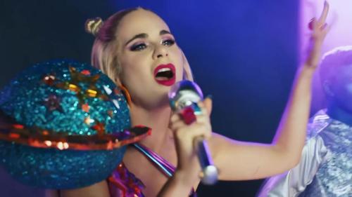 Katy-Perry-Not-The-End-of-the-World-078