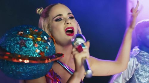 Katy-Perry-Not-The-End-of-the-World-078