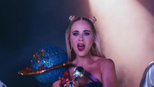 Katy-Perry-Not-The-End-of-the-World-079