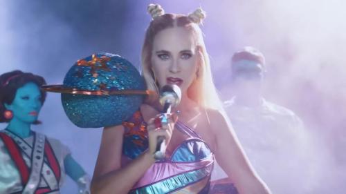 Katy-Perry-Not-The-End-of-the-World-082
