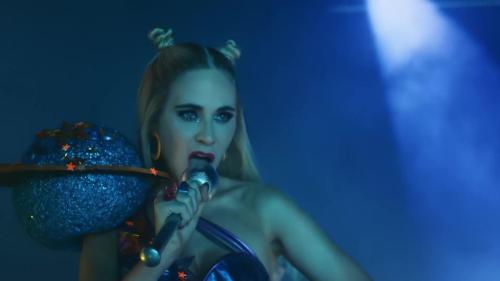 Katy-Perry-Not-The-End-of-the-World-084