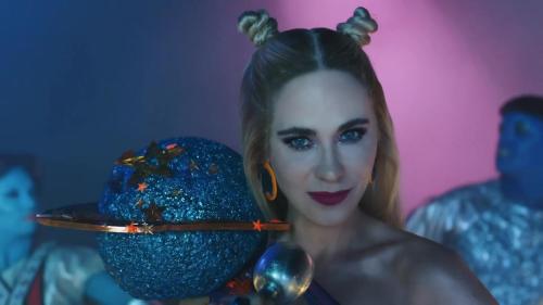 Katy-Perry-Not-The-End-of-the-World-089