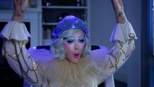 Katy-Perry-Smile-055