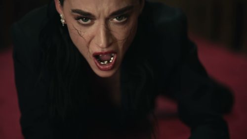 Katy-Perry-Watch-it-Burn-144