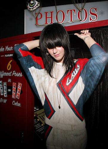 Katy-Perry-Guest-DJs-At-Gallery-Bar-009